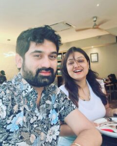 Priyanka Nalkari Instagram - #shurutibox #resto #evengtimeout #chillingweather #raining #yummychillichocolatecake 🌶️