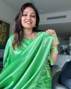Priyanka Nalkari Instagram - Beautiful green saree 💚@srisaicollections9