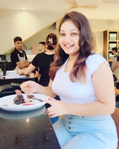 Priyanka Nalkari Instagram - #shurutibox #resto #evengtimeout #chillingweather #raining #yummychillichocolatecake 🌶️