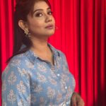 Rachana Narayanankutty Instagram - 💙🤍Goodnight 🤍💙 #rachananarayanankutty #wanderer #dancer #actor MUA @amal_ajithkumar