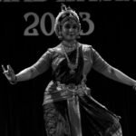 Rachana Narayanankutty Instagram - In love with these black n white pictures from my recent Kūchipūdi concert held at RLV College which is clicked by the 4rth year Applied Arts student, Gautham C Raj of @rlvcollege. Thank you @vmanjunair Kutti for sharing this 🙏🏼 Thanks to @gautham_c_raj too 🙏🏼 #rachananarayanankutty #kuchipudi #kuchipudidance #kuchipudidancer #koochipoodi #rlvcollegeofmusicandfinearts