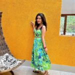 Raiza Wilson Instagram - Sometimes all it takes for a girl to be happy is a long flowy skirt 😄 Hindustan College Of Engineering