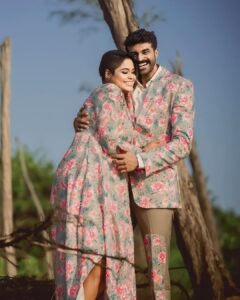 Ramya NSK Instagram - Couple photoshoot 💐

#linen #suitstyle #suitup #couplewear #wraparounddress 
#patchwork #celebritycouple #collobration #redcarpet #ensemble #matchup #chennaidesigner #indianfashion #photography #photoshoot #collaboration #coordsets #lush 

Men’s wear @lazaroknk 
Women’s wear @exotic999 
@ramyansk @sathya_actor in the frame.
Photography by @theweddingbunch 

DM FOR ENQUIRIES