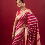Ramya Pandian Instagram - 🌸 Photographer @bharanikumar_ Make up @kalwon_beauty Hair styling @ganesh_hair_architect Saree @real_weaverstory Blouse @dithi.studio Styling @fashionsignatureofficial Jewellery @konikajewellery #ramyapandian #happypongal