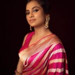 Ramya Pandian Instagram - 🌸 Photographer @bharanikumar_ Make up @kalwon_beauty Hair styling @ganesh_hair_architect Saree @real_weaverstory Blouse @dithi.studio Styling @fashionsignatureofficial Jewellery @konikajewellery #ramyapandian #happypongal