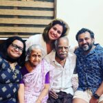 Ranjini Haridas Instagram - Catching up with my Cycle Achan (valyachan ) and Valyamma after ages !!!❤️ His health is not the best at the moment so please do keep him in your prayers .🙏 #konnidiaries #dadshometown #pathamthitta #family #afteralongtime