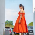 Rashmi Gautam Instagram - #rashmigautam #0range #staticpost #carousel