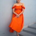 Rashmi Gautam Instagram - #rashmigautam #0range #staticpost #carousel