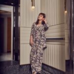 Rasika Dugal Instagram - On my way to the #Adhura reunion... Join us on 7th July!😊 And if you haven't watched the trailer yet... Link in Bio. Outfit: @torqadorn @gateway.pr Jewellery: @shayagrams MUA: @mayura_makeup_hair Hairstyling: @sajzdot Styling: @who_wore_what_when 📸: @chandrahas_prabhu