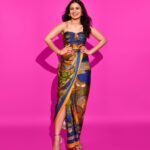 Rasika Dugal Instagram - 💙🧡🩷 Outfit: @aartivijaygupta Jewellery: @radhikaagrawalstudio MUA: @mayura_makeup_hair Styling: @who_wore_what_when 📸: @rishabhkphotography