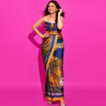 Rasika Dugal Instagram - 💙🧡🩷 Outfit: @aartivijaygupta Jewellery: @radhikaagrawalstudio MUA: @mayura_makeup_hair Styling: @who_wore_what_when 📸: @rishabhkphotography