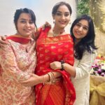 Rati Pandey Instagram - Some glimpses… Ganpati celebration 1st day❤️ . . . #friendsandfamily #gratitude #ganpaticelebration #ratipandey #instapictures #thankyou