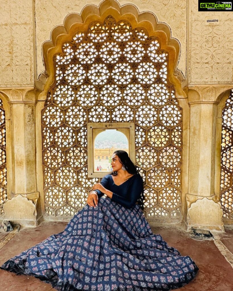 Rebecca Santhosh Instagram - Amber fort ✨ . . . Costume: @bybbecca Amber Fort, Pink City, Rajastan