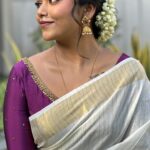 Rebecca Santhosh Instagram - What jhumka? . . Saree : @bybbecca MUH : @mishlak_ #WhatJhumka #rockyaurranikipremkahaani