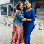 Rebecca Santhosh Instagram - My cutie @rebecca.santhosh . . #love #frnds #rebecca #anshithaanji #neverending #cute #sisterlove #happy #care #instagood #instadaily
