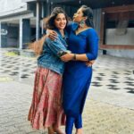 Rebecca Santhosh Instagram - My cutie @rebecca.santhosh . . #love #frnds #rebecca #anshithaanji #neverending #cute #sisterlove #happy #care #instagood #instadaily