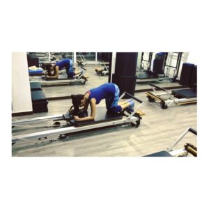Reshma Rathore Instagram - It’s fitness Friday 💪🏻 #plankonthereformer  #corestability  #girlpower
