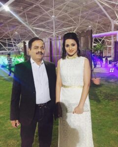 Reshma Rathore Instagram - #HAPPYFATHERSDAY everyone 😊
