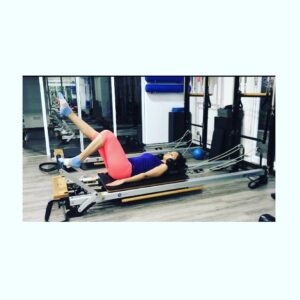 Reshma Rathore Instagram - #legstretch #pilatesreformerexercise 💗Pilates 🤗