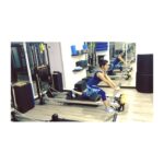 Reshma Rathore Instagram - Stretch strength stability🙌🤸‍♀️ #lungesonreformer #pilatesreformerworkout #deeperlegsstretch #lungeitout Activ8 , Pilates & Rehab Studio
