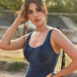 Rhea Chakraborty Instagram - Cool haan? #rhenew @mtvroadies Styling: @theanisha Assisted : @bhavnaaaaa.r @xrishikax Makeup and photography : @makeupbyrishabk Hair : @kimberlyychu Pants : @mashbymalvikashroff Top : @six5sixstreet Managed : @funchita