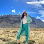 Rhea Chakraborty Instagram - Mountain Queen 🦋 #rhenew @mtvroadies Styling: @theanisha Assisted by: @bhavnaaaaa.r @xrishikax Jacket and pants: @claracheofficial Jewelry: @blingthingstore Makeup: @makeupbyrishabk Hair: @kimberlyychu Manager: @funchita