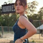 Rhea Chakraborty Instagram - Cool haan? #rhenew @mtvroadies Styling: @theanisha Assisted : @bhavnaaaaa.r @xrishikax Makeup and photography : @makeupbyrishabk Hair : @kimberlyychu Pants : @mashbymalvikashroff Top : @six5sixstreet Managed : @funchita