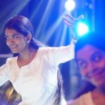 Rima Kallingal Instagram - Midnight stage rehearsals with my girls, my team 💙! @mamangamindia performing today at @anweshiwomen show. 📸 by @jaisonmadany. #artistlife #performance #performanceart