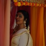 Rima Kallingal Instagram - Onamamangam 💜😍💃 Wearing @pranaahbypoornimaindrajith and these lovely jhumkas from @saltstudio . Thanks for my onakodi @poornimaindrajith and @diyaaa_john 😘😘 📸: @jaisonmadany