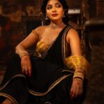 Rima Kallingal Instagram - Queen VINDYAVALI: Mahabali’s enigmatic consort, a name scarcely spoken among her own people. Embark on a quest to unveil her untold story and discover the mysteries that surround this elusive figure.” Inframe: @rimakallingal DOP📸: @a_isography Concept and Styling: @caffeinated_stylist Art: @fermina__daza_ Wardrobe: @jaankibridalcouture HMU: @ayra_the_transforming_studio Jewellery: @zaibbyjasmine Production House: @sky_media_qatar Assisted by: @jijomon_dqzzz_ @ashik_04_
