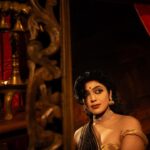 Rima Kallingal Instagram - Queen VINDYAVALI: Mahabali’s enigmatic consort, a name scarcely spoken among her own people. Embark on a quest to unveil her untold story and discover the mysteries that surround this elusive figure.” Inframe: @rimakallingal DOP📸: @a_isography Concept and Styling: @caffeinated_stylist Art: @fermina__daza_ Wardrobe: @jaankibridalcouture HMU: @ayra_the_transforming_studio Jewellery: @zaibbyjasmine Production House: @sky_media_qatar Assisted by: @jijomon_dqzzz_ @ashik_04_