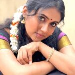 Rinku Rajguru Instagram – होठों ने सब बातें छुपा कर रखीं
आँखो को ये हुनर कभी आया ही नहीं…