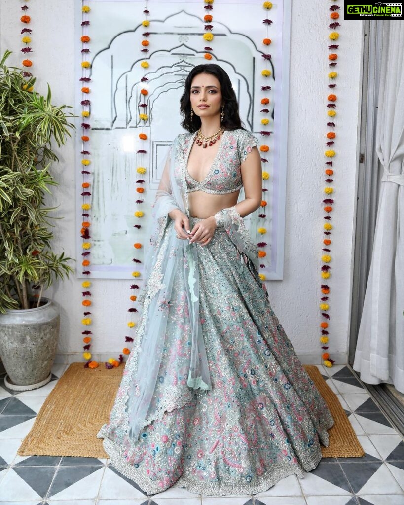Roshni Chopra Instagram - Lehenga’s have entered the chat ✨ ‘tis the season and I found the prettiest one for you 🤩- wearing @osaabyadarsh available at @perniapopupshop @amigos.rizwan 💕✨