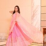 Rukshar Dhillon Instagram - 💕 @bhargavikallam @kavithaguttaofficial @arpitr93 @houseofqc @pandoras_art_jewellery #weddingvibes