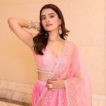 Rukshar Dhillon Instagram - 💕 @bhargavikallam @kavithaguttaofficial @arpitr93 @houseofqc @pandoras_art_jewellery #weddingvibes