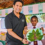 Sachin Tendulkar Instagram - Spending time with these young champions was like batting on a pitch full of dreams. Their hope, courage, and joy are the real winning shots of life! Through nutrition, sports and education, we can all give wings to their dreams. @unicef @unicefsouthasia @unicef_srilanka Ayubowan, Sri Lanka. 🇱🇰 #unicef #srilanka #cricket