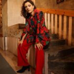 Saiyami Kher Instagram - Red riding hood 🎈 @ekastories.store Style @aeshy Assisted by @shriyakirdat @romichoudhary14 HMU @pravin_madye @miraprasad20 Shot by @shrutisbagwe @hopeprodn