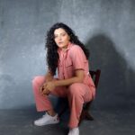 Saiyami Kher Instagram - Balancing act 🐵 In @ri.dg.ed @ofkissa Style @aeshy Assisted by @shriyakirdat @romichoudhary14 Shot by @shrutisbagwe
