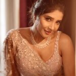 Sakshi Agarwal Instagram – Made of Stardust and Magical things✨
.

@theportraitstudio_tps 
@murugeshmakeup_hair 
@anupama_makeoverartistry 
@beingstyl 
@samyakkclothing 
@fineshinejewels 
@stylefiles_bydeepikareddy 
.
#sakshiagarwal #princessvibes #kollywood #sandalwood #pretty Chennai, India