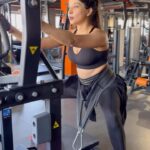 Sakshi Agarwal Instagram - Its normal to bloat on certain days - That doesn’t stop me from achieving my workout goal for the day😊 . Tried a new workout today- Belt squat✨ . Fitness for me- is for my mental happiness and not to achieve some insane size zero goals🔥 . #fitnessgirl #fitnessaddict #workoutgoals #trendingreels #trendingsongs #trendingaudio #foryou #fitnessjourney Chennai, India
