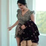 Sakshi Agarwal Instagram - All the pretty girls walk like this🔥 . @savinidii_official @murugeshmakeup_hair @farhaa_makeupartist @crackjackphotography @savinidii_jewellery . #alltheprettygirls #instagramreels #reelsinstagram #trendingreels #trendingsongs #trendingaudio #getreadyreel #lehengareels #foryou #sakshiagarwal #awardfunction🏆 Chennai, India