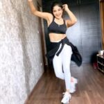 Sakshi Agarwal Instagram - ✨Sanak✨ . @badboyshah #jaibhole #instagramreels #sanak #baadshah #trendingreels #trendingsongs #trendingaudio #sakshiagarwal #postgymreels #dancereels #funreel #foryou #trendingvideos #sakshidance #badshahsanak #bollywoodsongs Chennai, India