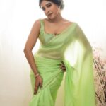Sakshi Agarwal Instagram - ✨Dreamy✨ . @karthipalaniappan.photography @murugeshmakeup_hair @be_unique_boutique_ @fineshinejewels @radiocitytamil_ @radiocityindia @bloombridalflowers . #greensaree #sareelove #sareestyle Chennai, India