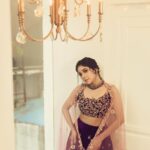 Sakshi Agarwal Instagram - Leaving a little sparkle✨ . @savinidii_official @savinidii_jewellery @murugeshmakeup_hair @farhaa_makeupartist @crackjackphotography . #lehengalove #prettygirlswag #sakshiagarwal #readytoslay Chennai, India