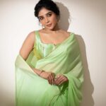 Sakshi Agarwal Instagram - ✨Dreamy✨ . @karthipalaniappan.photography @murugeshmakeup_hair @be_unique_boutique_ @fineshinejewels @radiocitytamil_ @radiocityindia @bloombridalflowers . #greensaree #sareelove #sareestyle Chennai, India