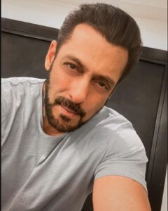 Salman Khan Instagram - Selfie lay lay re