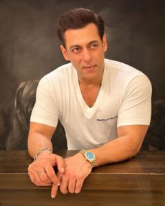 Salman Khan Instagram - @beingstrongglobal #KBKJ