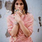 Samara Tijori Instagram - Swipe to stop me staring. 👀 📷 @harshjanii 💄 @athirathakkar 👗 @denishabakrania Wearing @thebasalstudio Jewellery @_phullara_