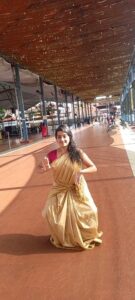 Samskruthy Shenoy Instagram - Chembattu - Remix with myself 😀
Again an impromptu video shot by @ratheesh_chaamu_guruvayur at Guruvayur temple ❤