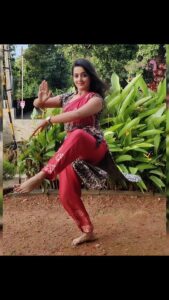 Samskruthy Shenoy Instagram - A quick classical reel ❤
VC - @aswathi_sasidharan__ ❤
#anandanadamidumpadan #anandanadanam #classicaldance #practicepracticepractice